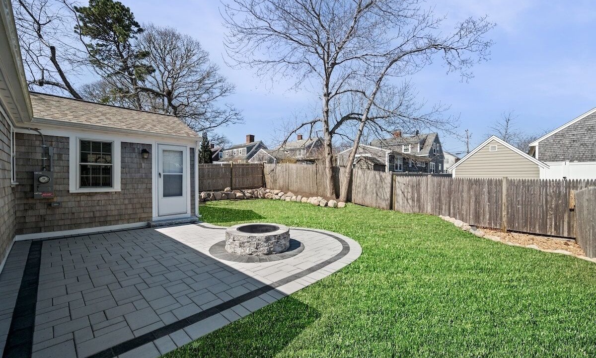 Photo of Patio Balcony in West Yarmouth