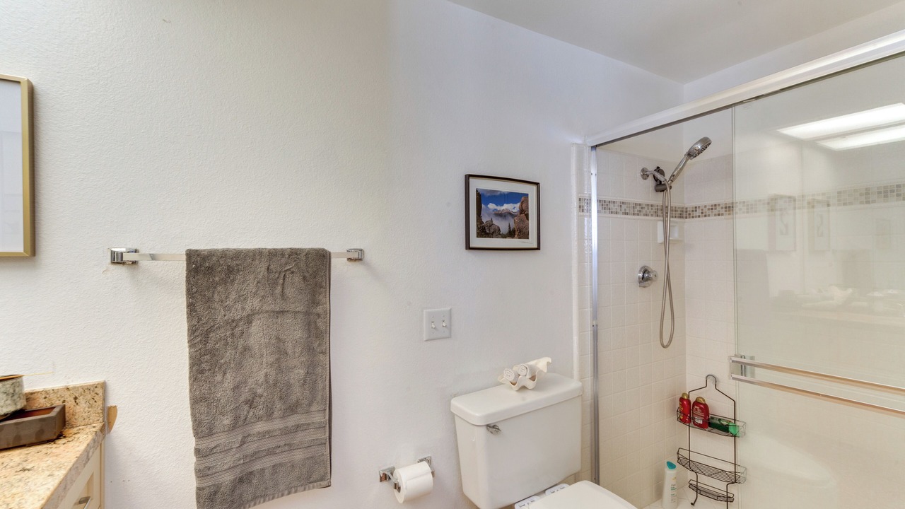 Photo of Bathroom in Canyon Corridor