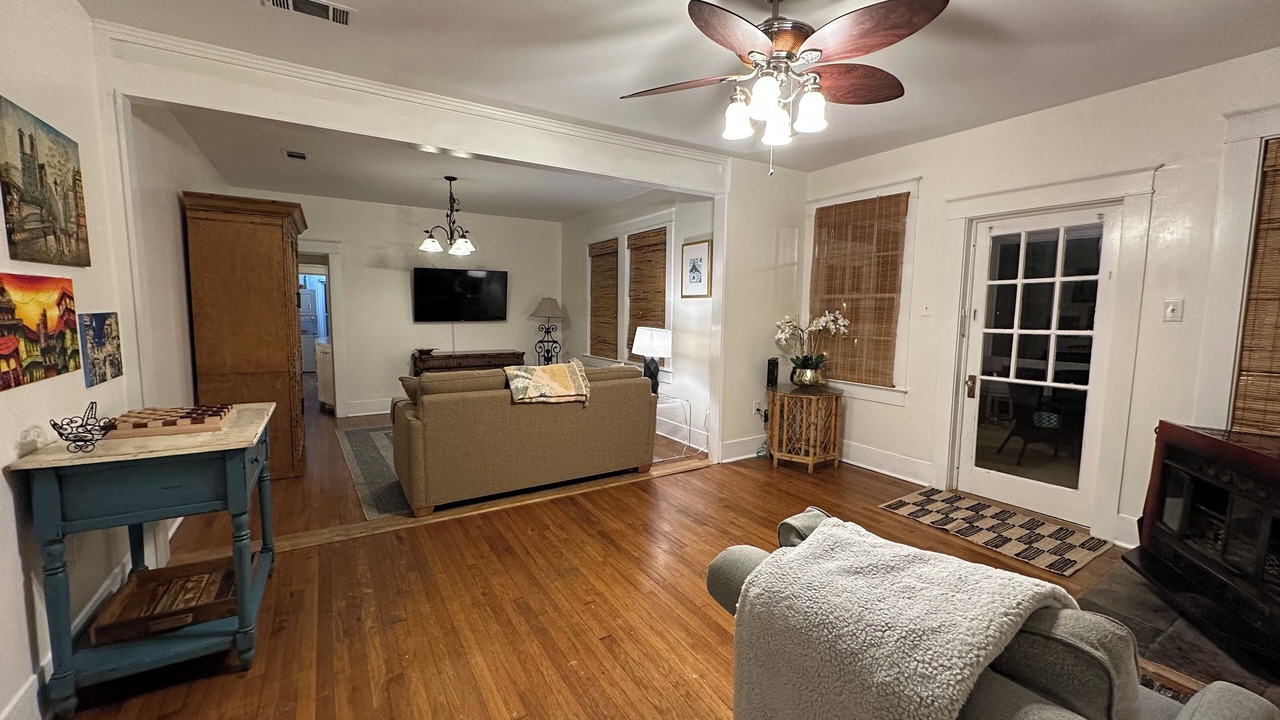 Photo of Livingroom in Highlands - Perkins