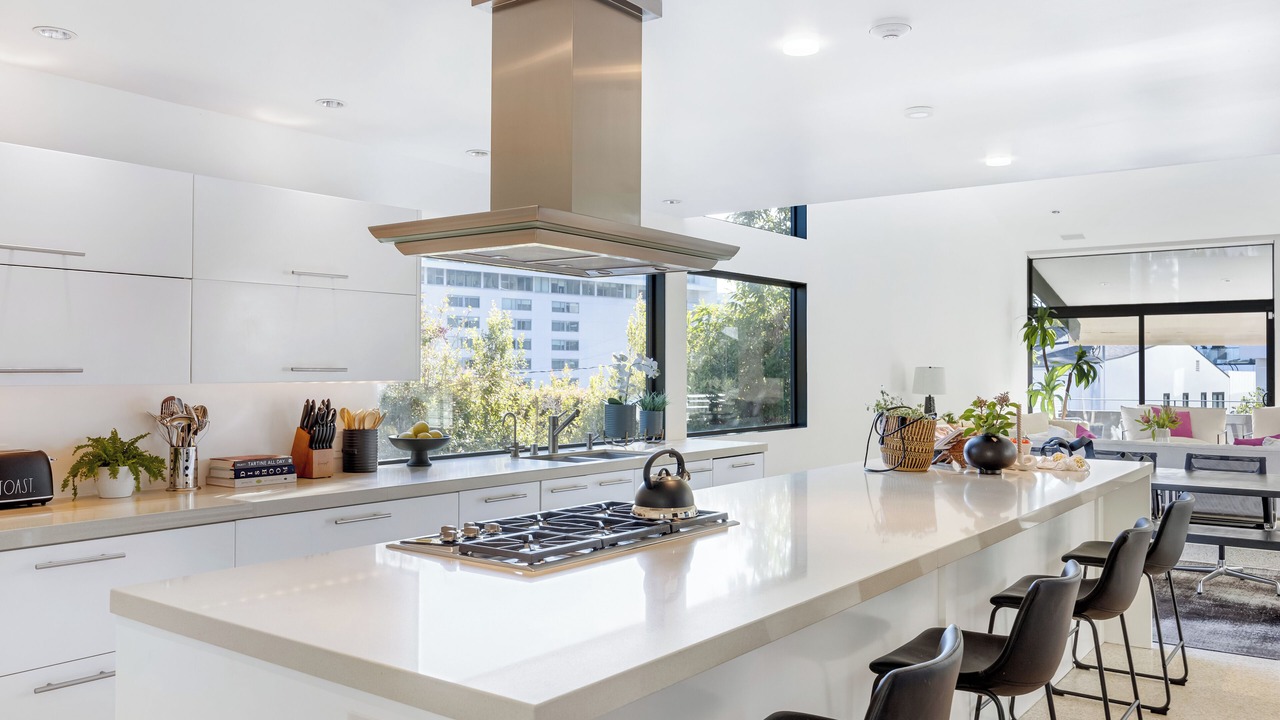 Photo of Others in Hollywood Hills West