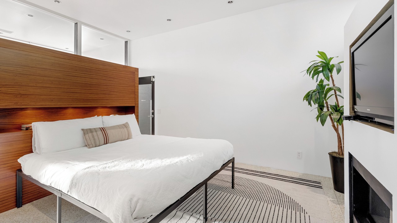 Photo of Livingroom in Hollywood Hills West