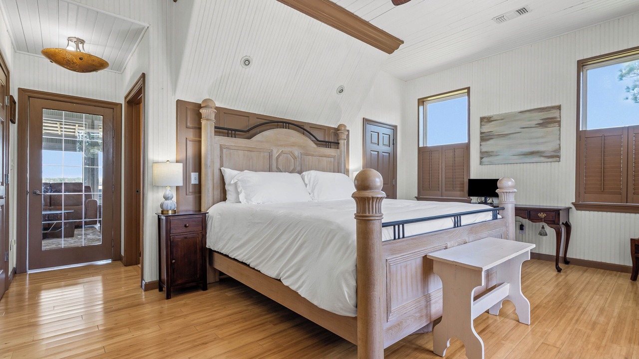 Photo of Bedroom in Ocean Springs