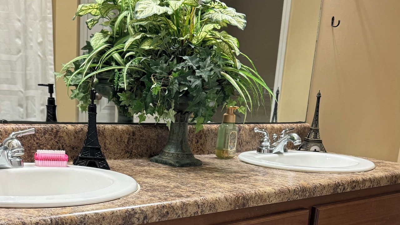 Photo of Bathroom in Stone County