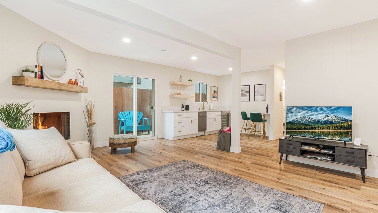 Photo of Livingroom in Silver Strand