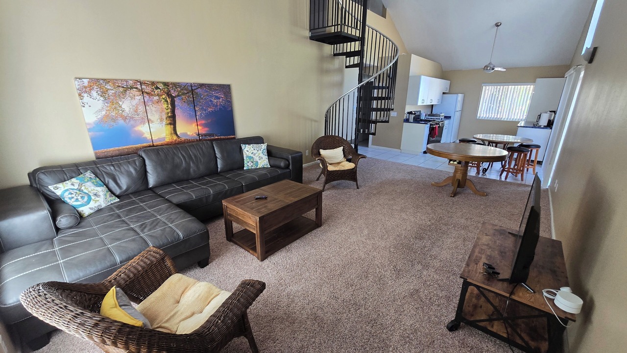 Photo of Livingroom in Simi Valley