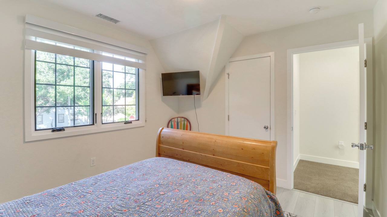 Photo of Bedroom in Pasadena
