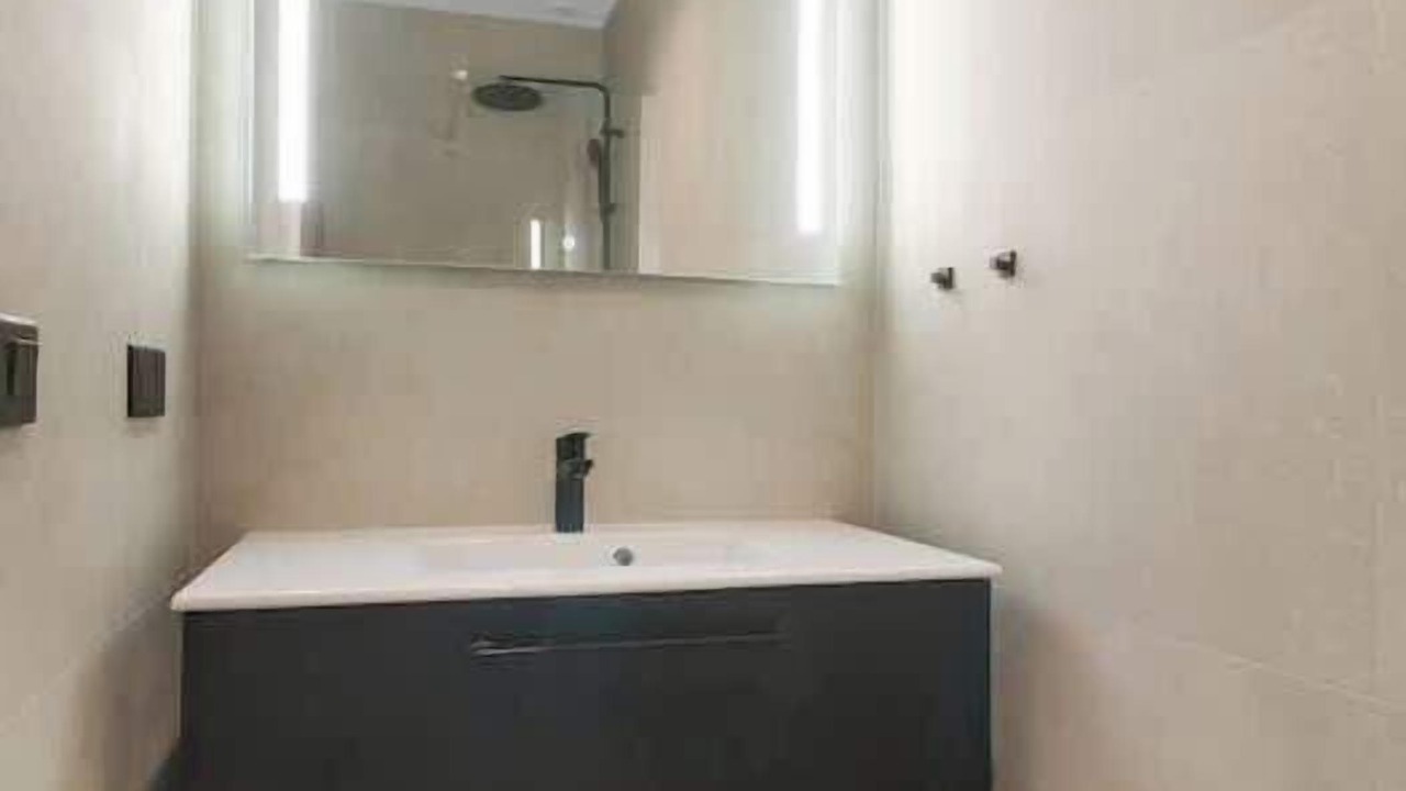Photo of Bathroom in Arsenal