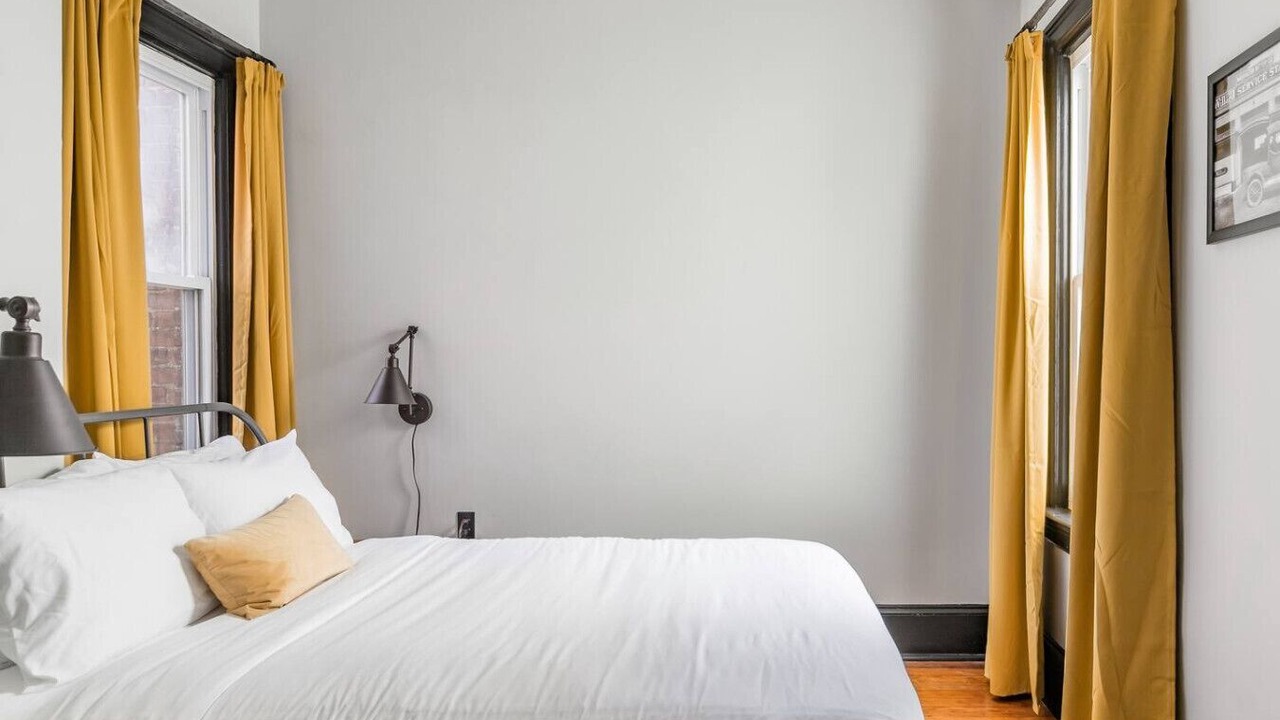 Photo of Bedroom in Truxton Circle