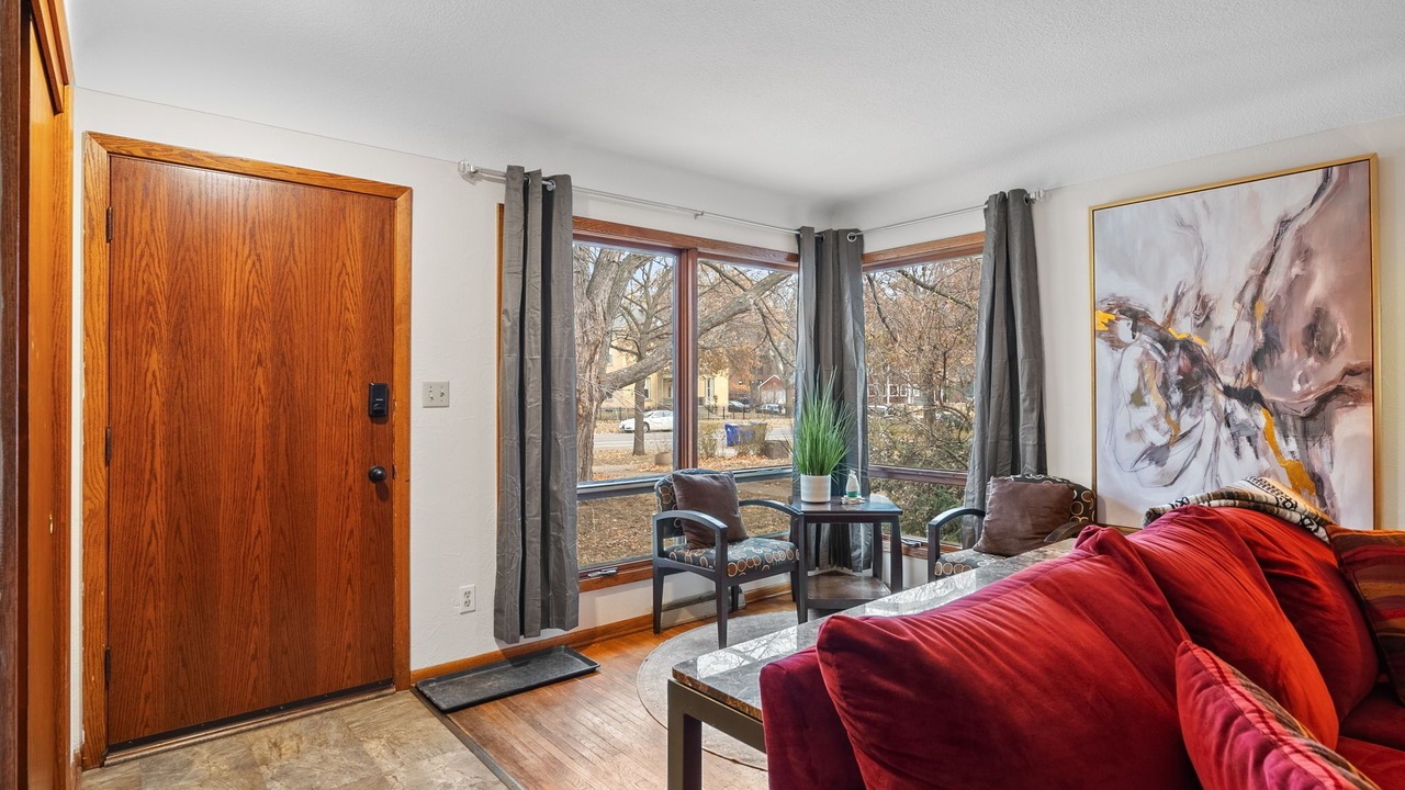 Photo of Livingroom in Summit Hill
