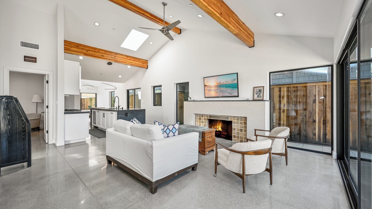 Photo of Livingroom in Corona del Mar