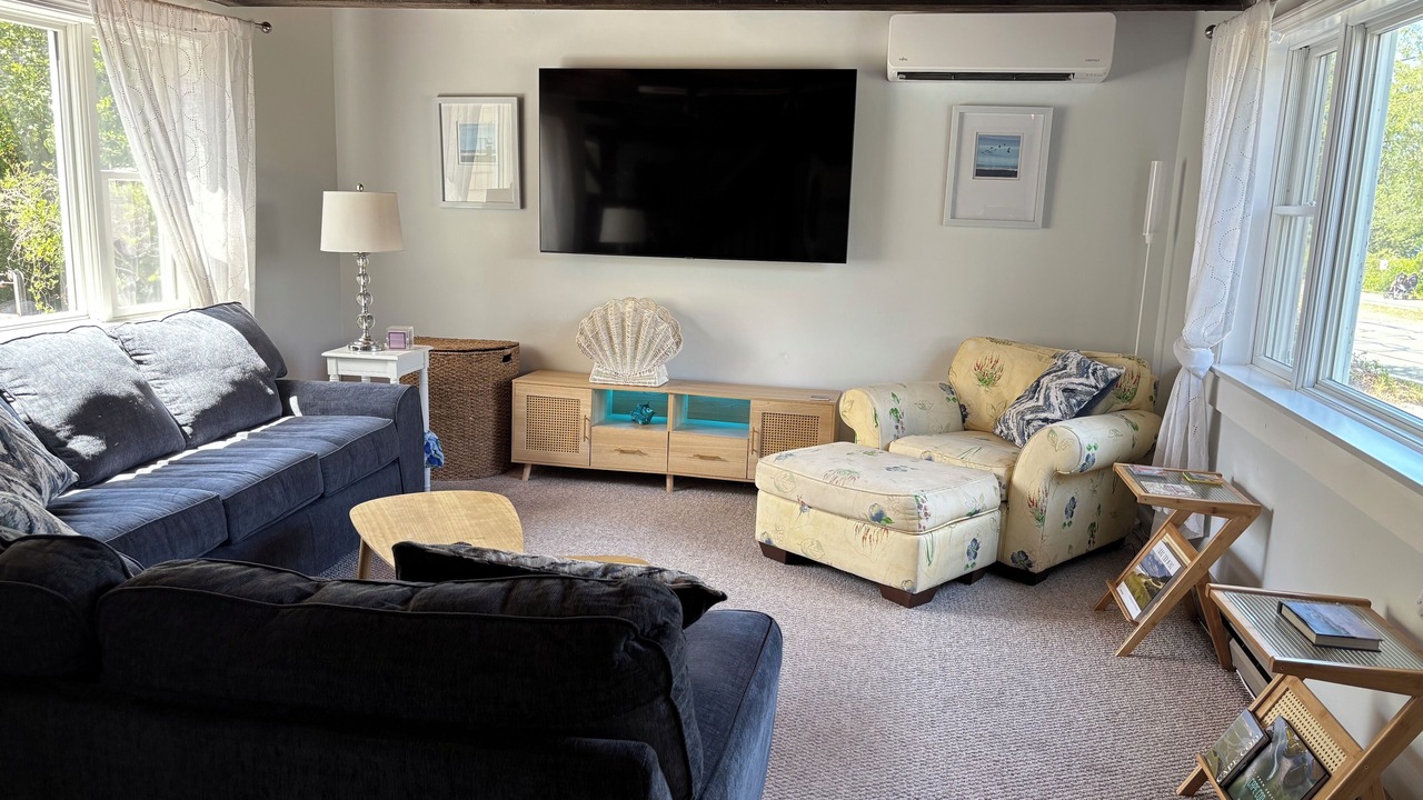 Photo of Livingroom in Northwest Harwich