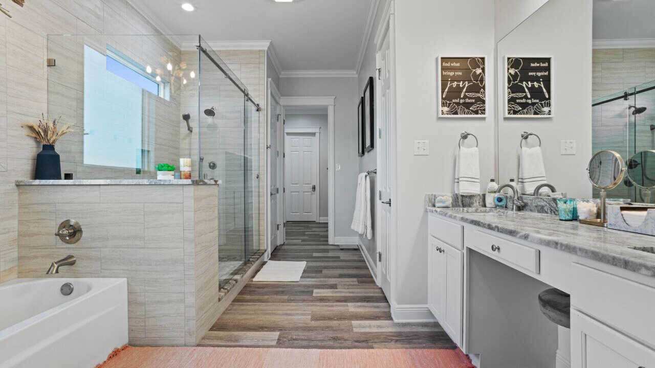 Photo of Bathroom in Henderson Point