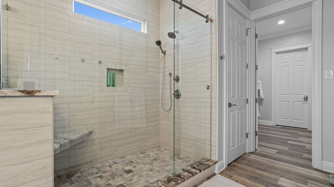 Photo of Bathroom in Henderson Point