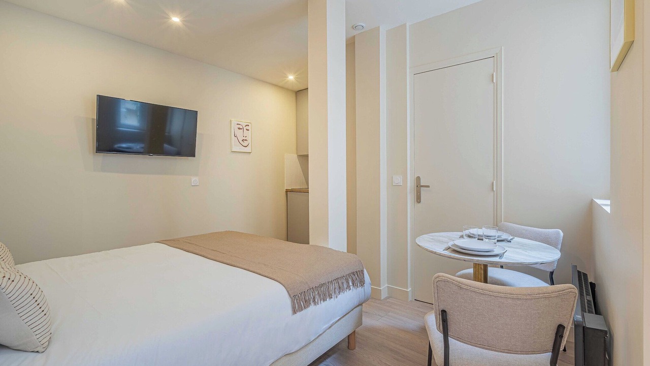 Photo of Bedroom in Notre-Dame-des-Champs