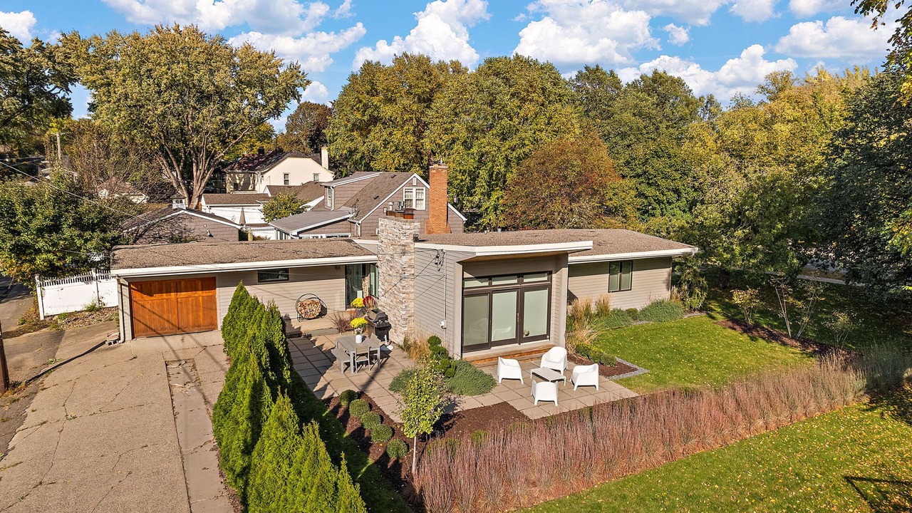 Photo of Outdoor in Lynnhurst