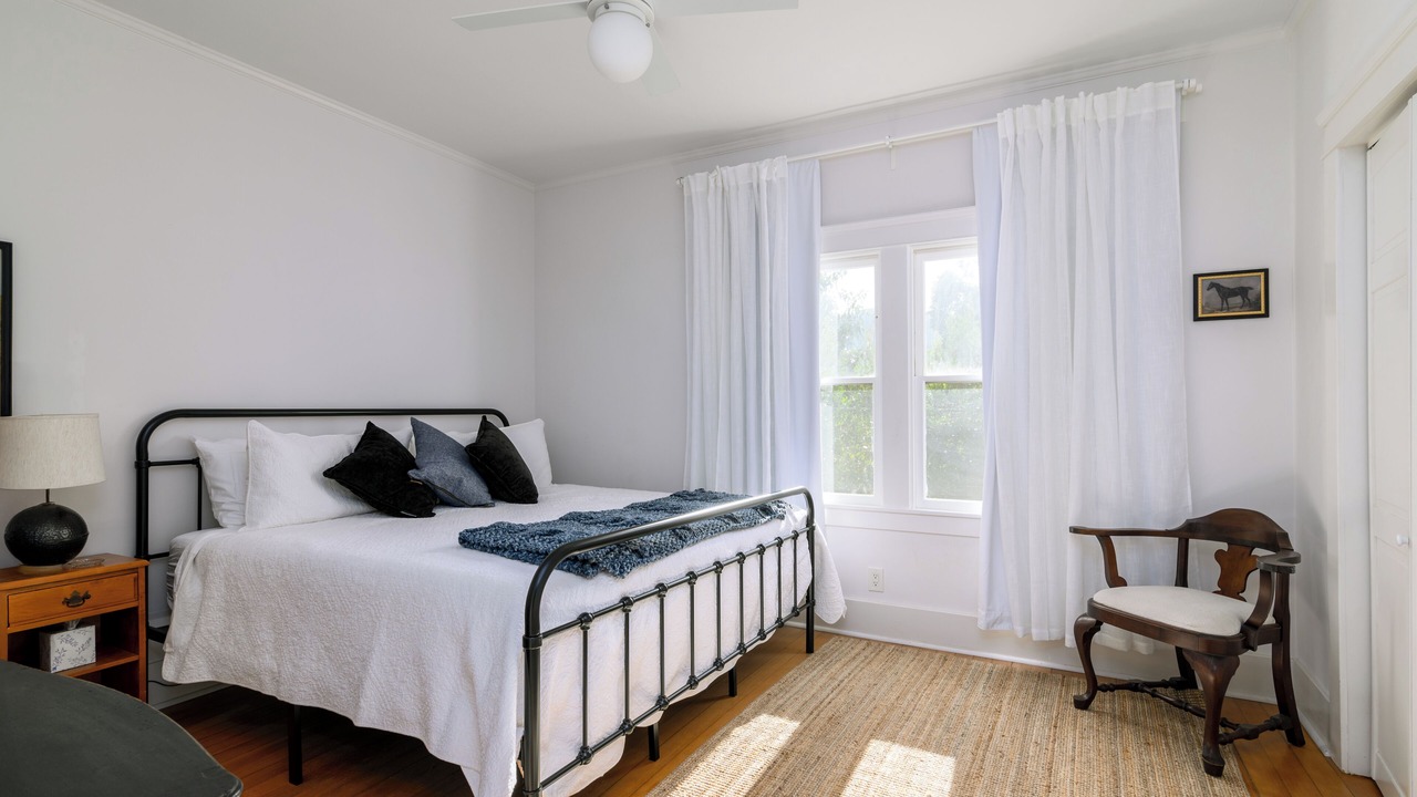 Photo of Bedroom in Santa Paula