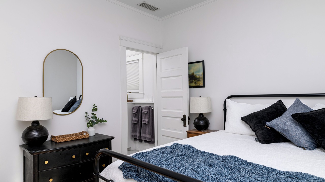 Photo of Bedroom in Santa Paula