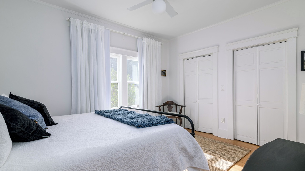 Photo of Bedroom in Santa Paula