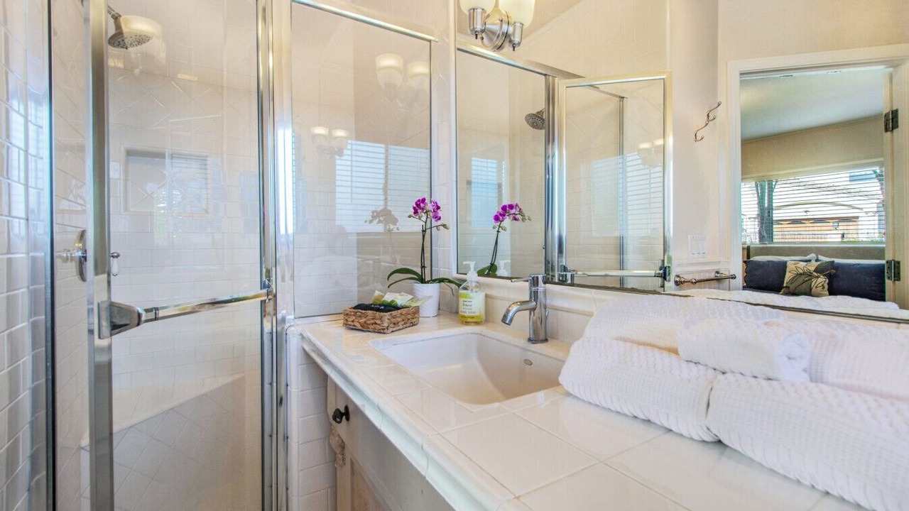 Photo of Bathroom in Valmonte