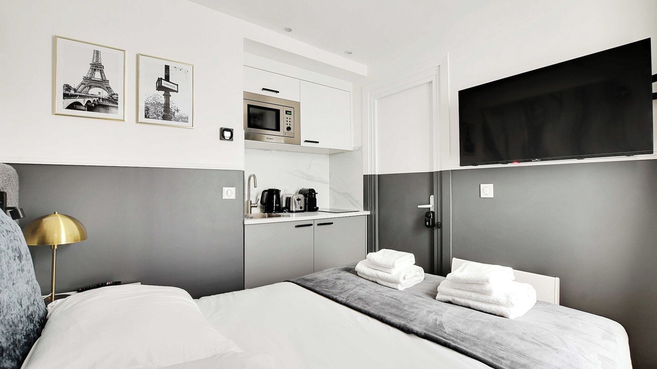 Photo of Bedroom in 18th Arrondissement
