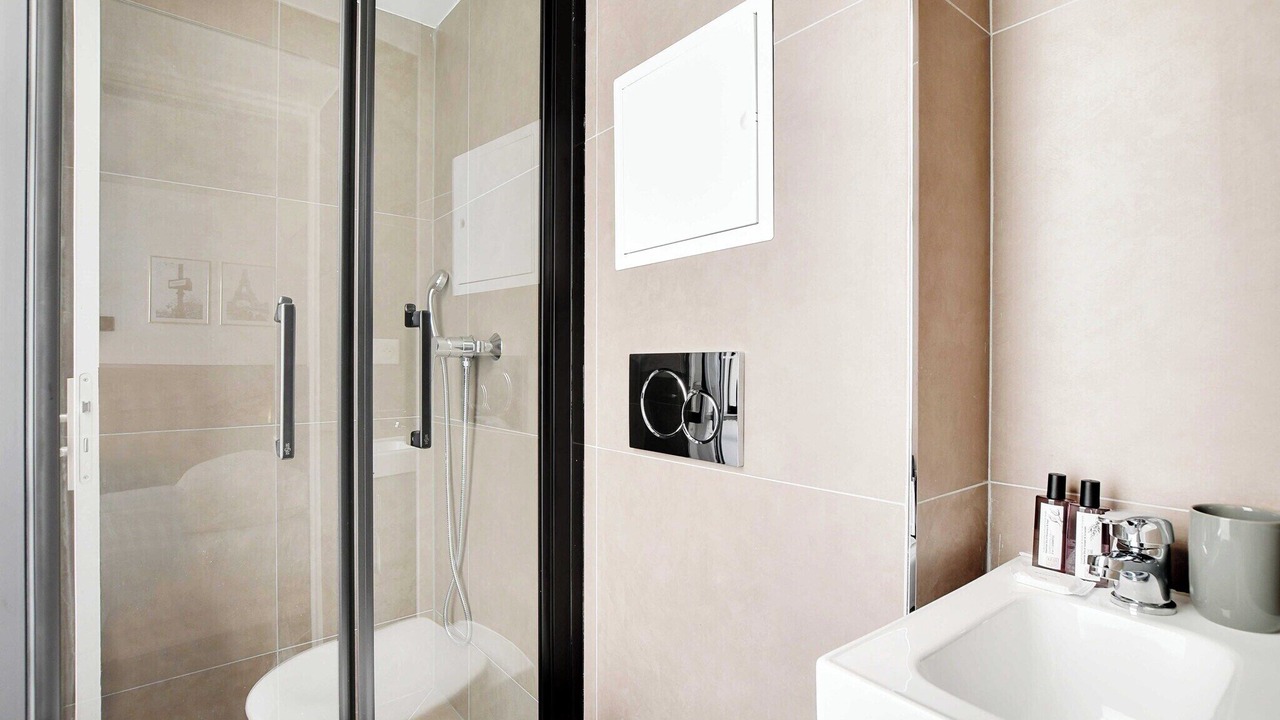 Photo of Bathroom in 18th Arrondissement