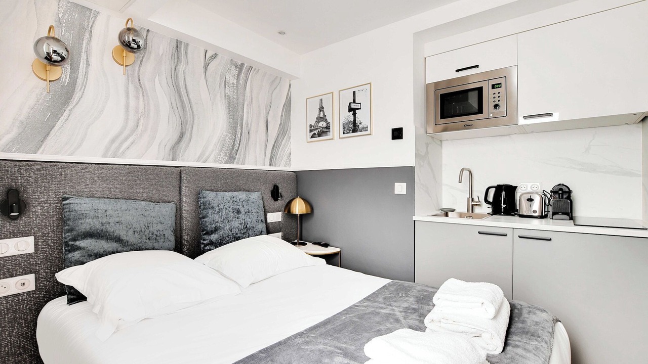 Photo of Bedroom in 18th Arrondissement