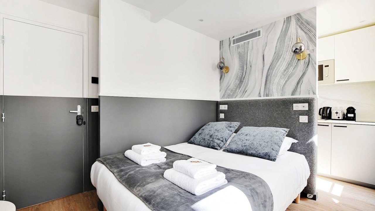 Photo of Bedroom in 18th Arrondissement