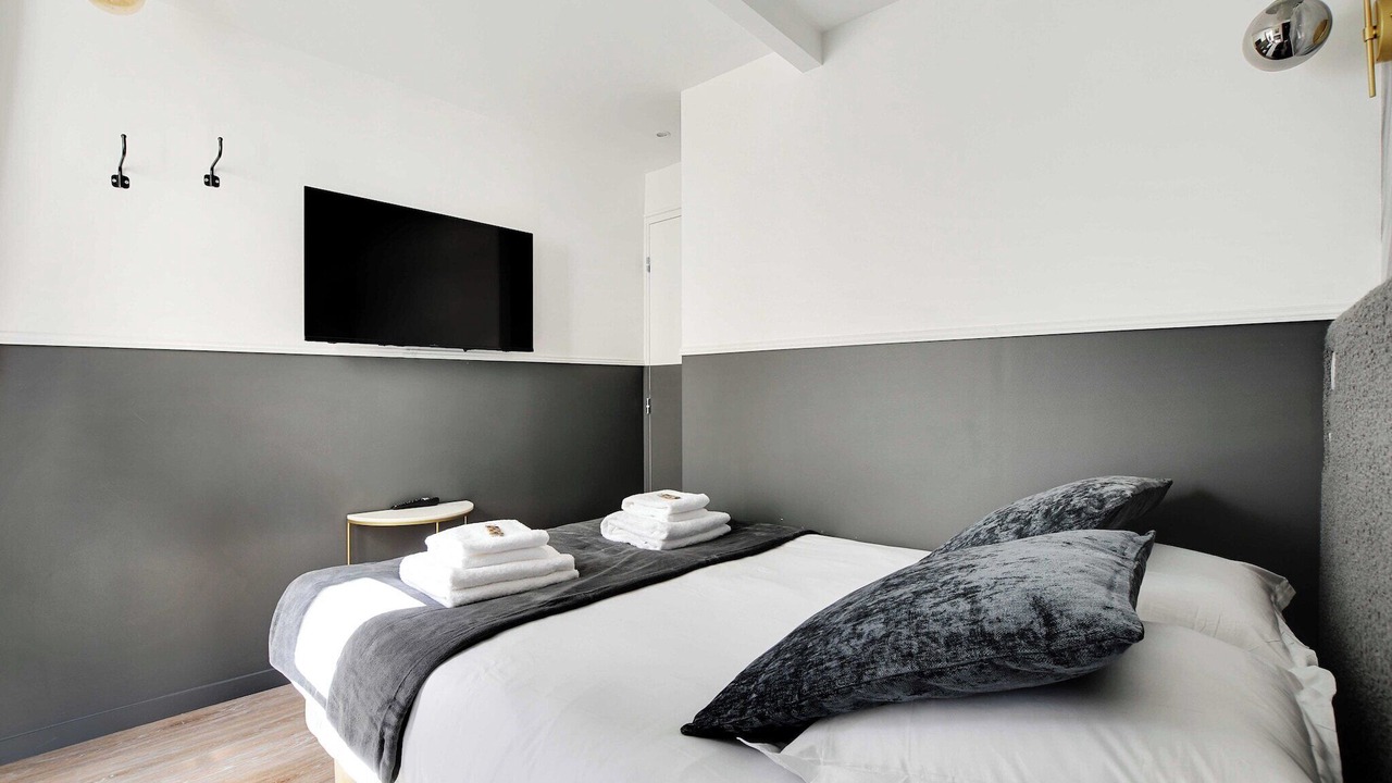 Photo of Bedroom in 18th Arrondissement