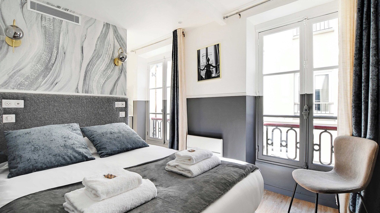 Photo of Bedroom in 18th Arrondissement