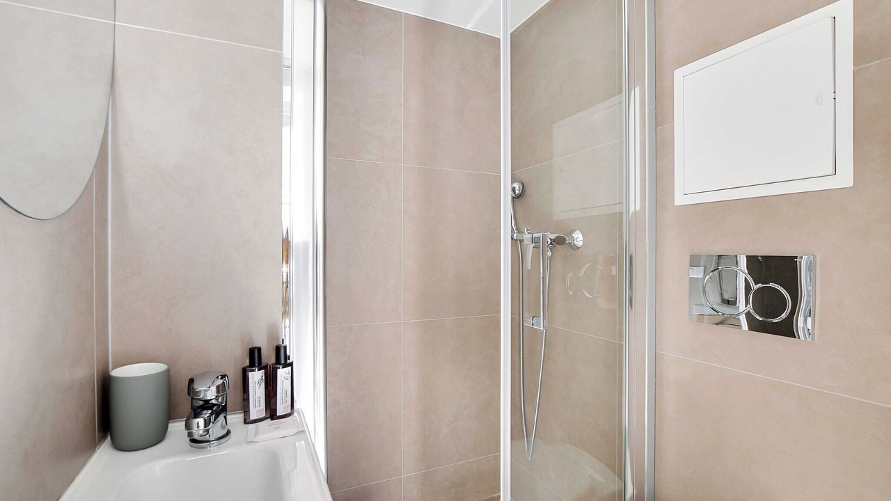 Photo of Bathroom in 18th Arrondissement