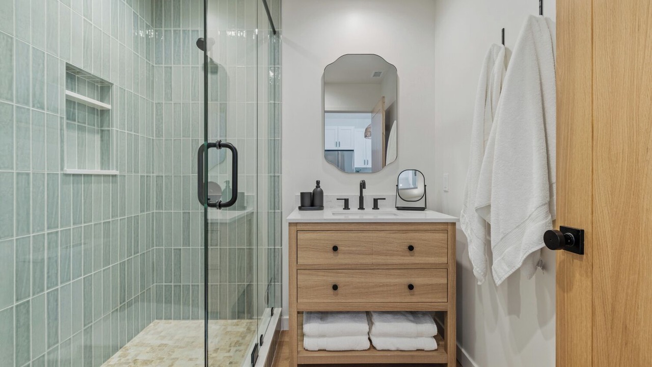 Photo of Bathroom in Thousand Oaks