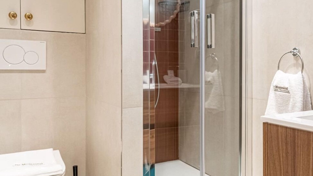 Photo of Bathroom in Notre-Dame-des-Champs