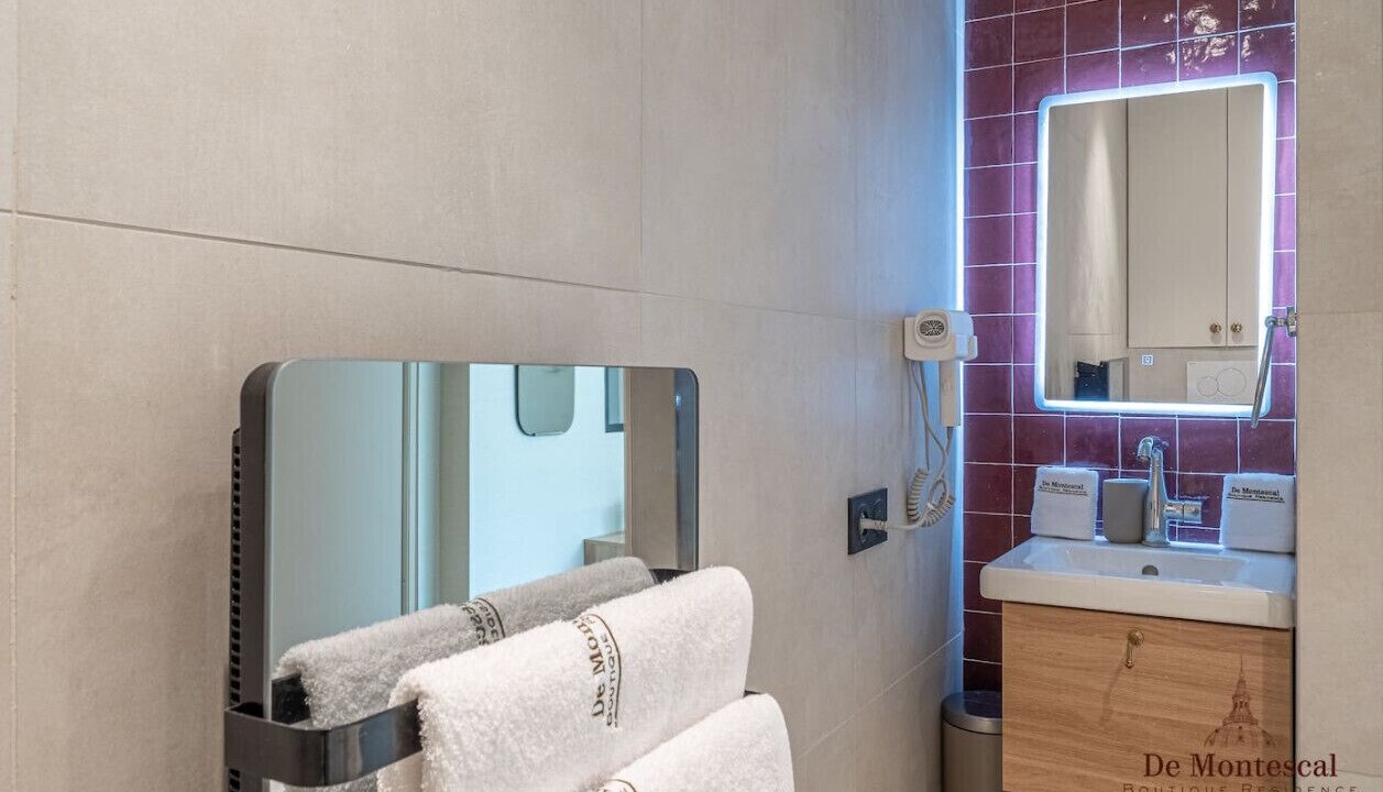 Photo of Bathroom in Notre-Dame-des-Champs