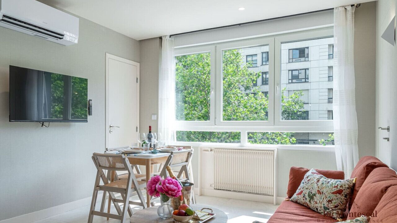 Photo of Livingroom in Notre-Dame-des-Champs