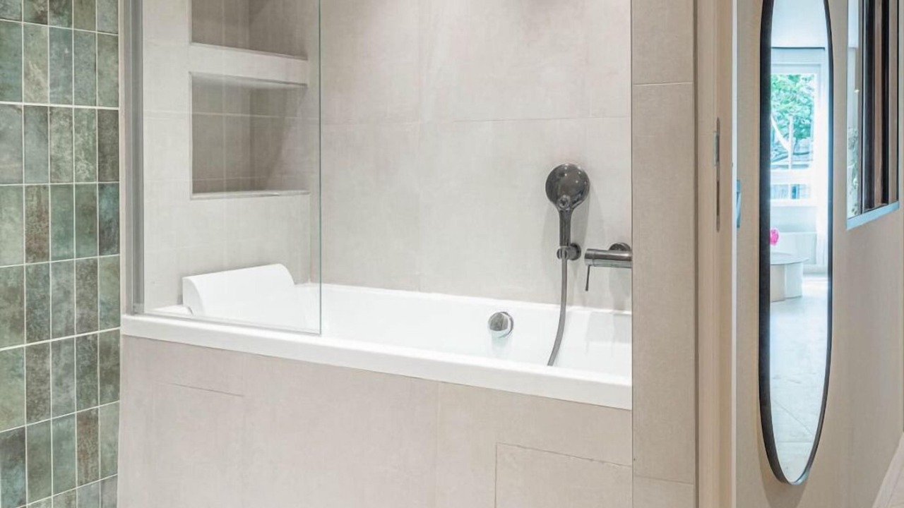 Photo of Bathroom in Notre-Dame-des-Champs