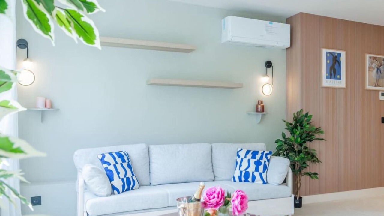 Photo of Livingroom in Notre-Dame-des-Champs