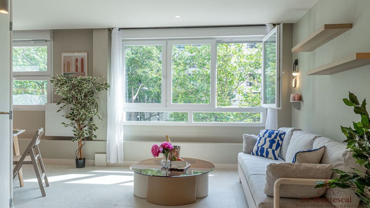 Photo of Livingroom in Notre-Dame-des-Champs