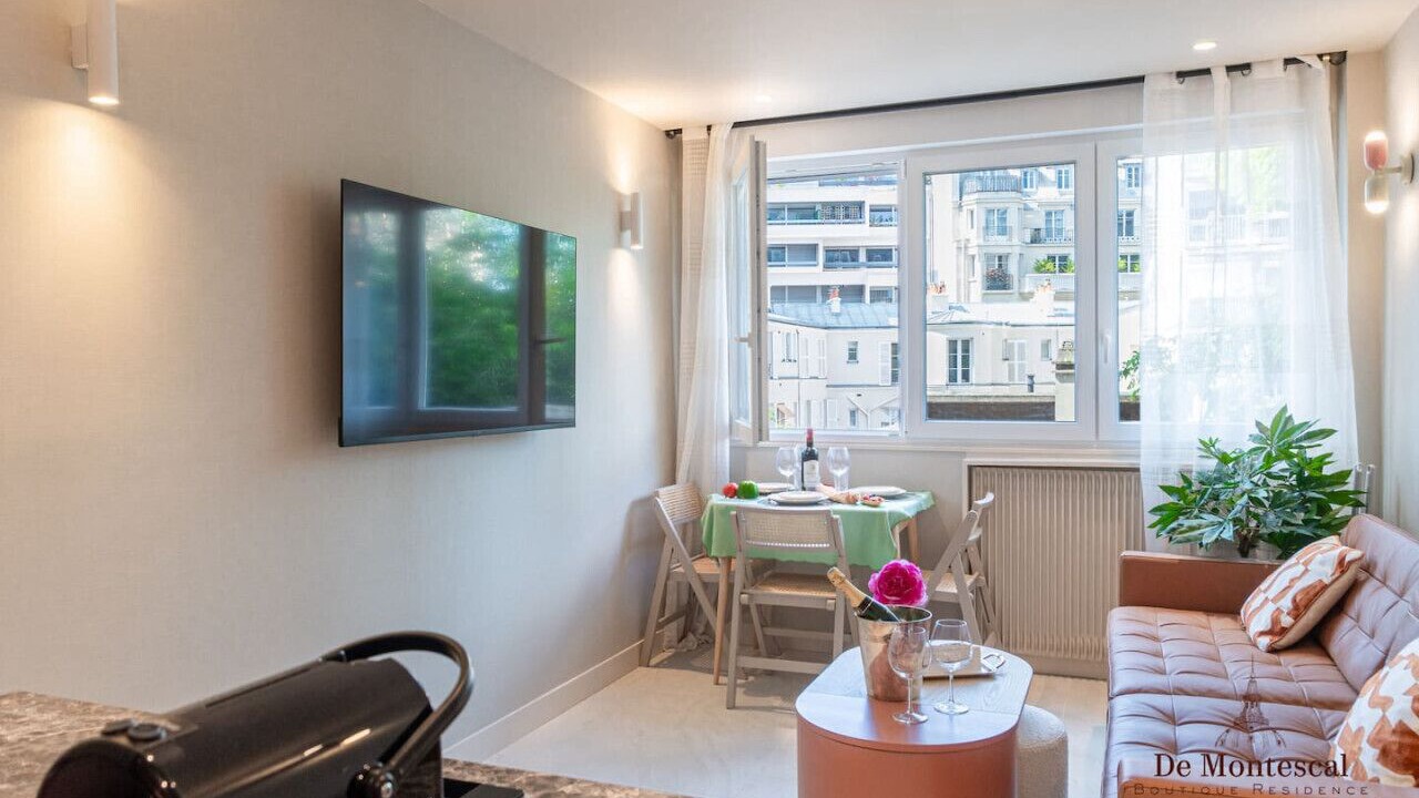 Photo of Livingroom in Notre-Dame-des-Champs