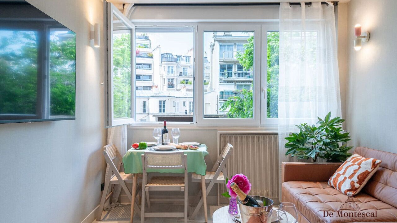 Photo of Livingroom in Notre-Dame-des-Champs