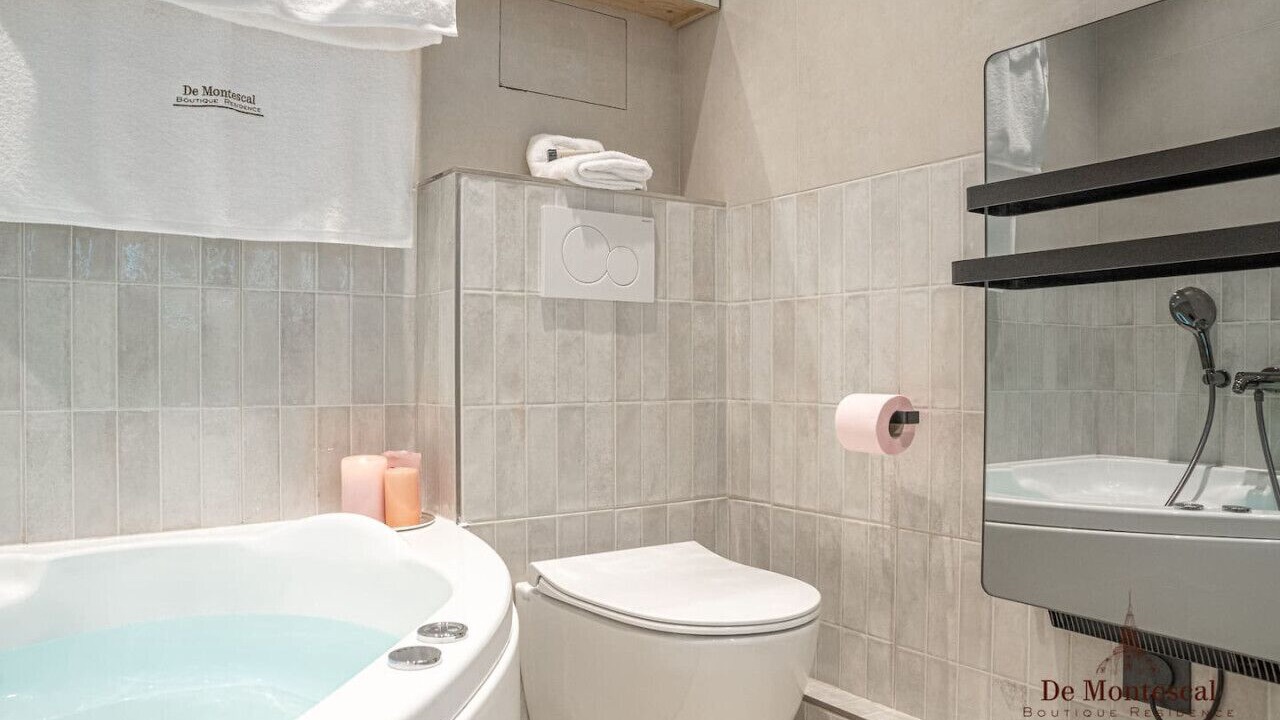 Photo of Bathroom in Notre-Dame-des-Champs