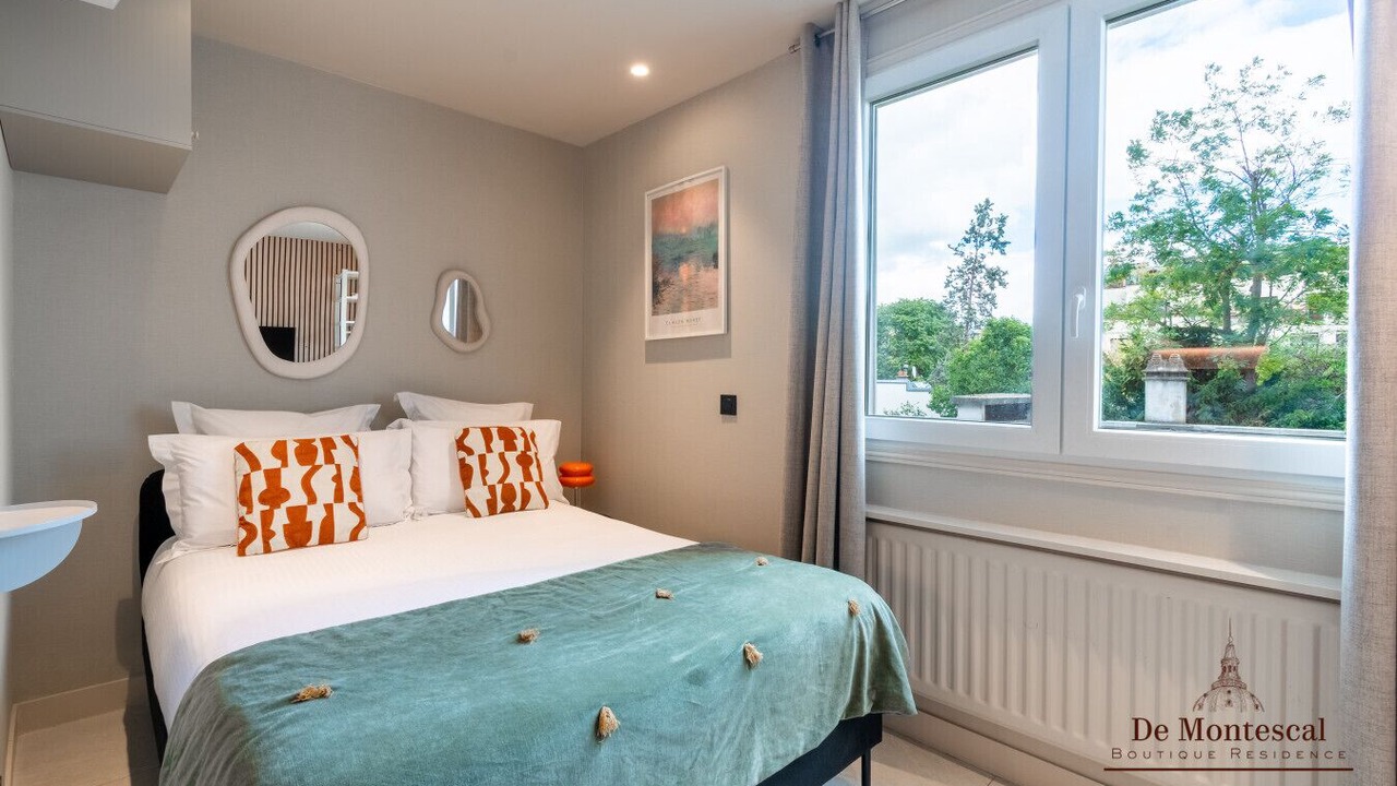 Photo of Bedroom in Notre-Dame-des-Champs