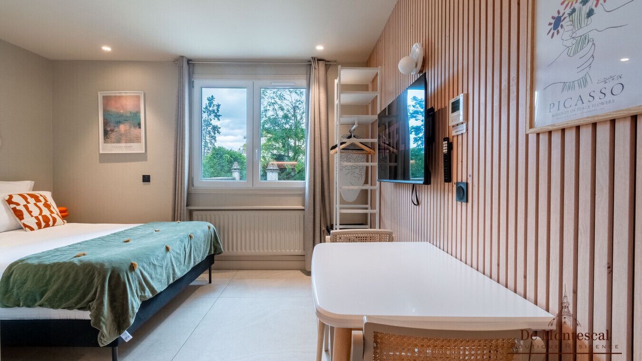 Photo of Bedroom in Notre-Dame-des-Champs