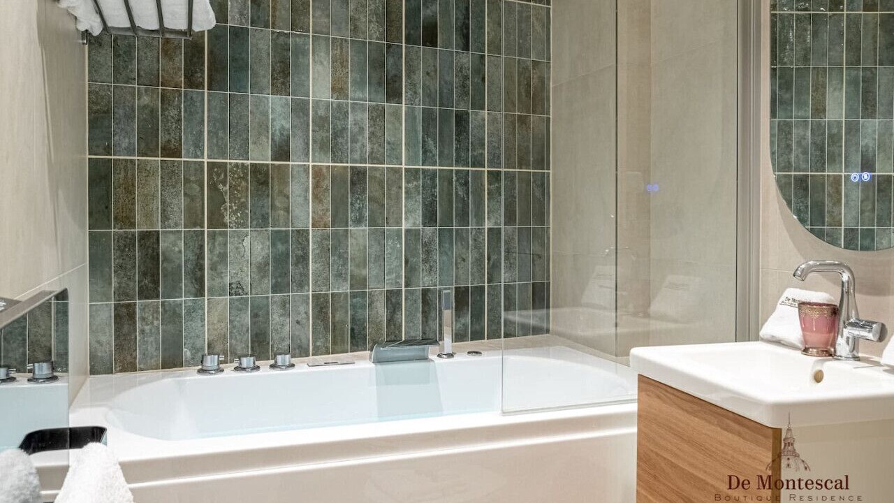 Photo of Bathroom in Notre-Dame-des-Champs