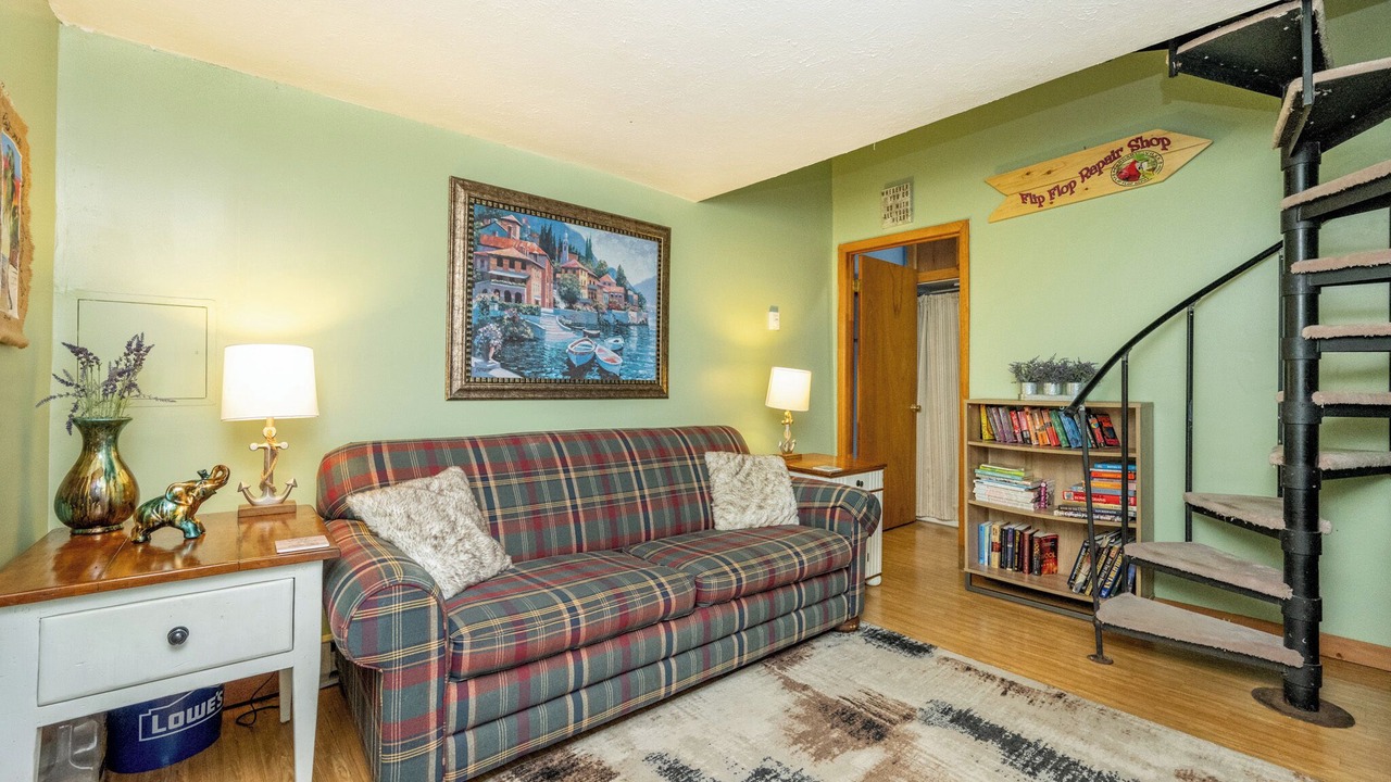 Photo of Livingroom in Mountainside