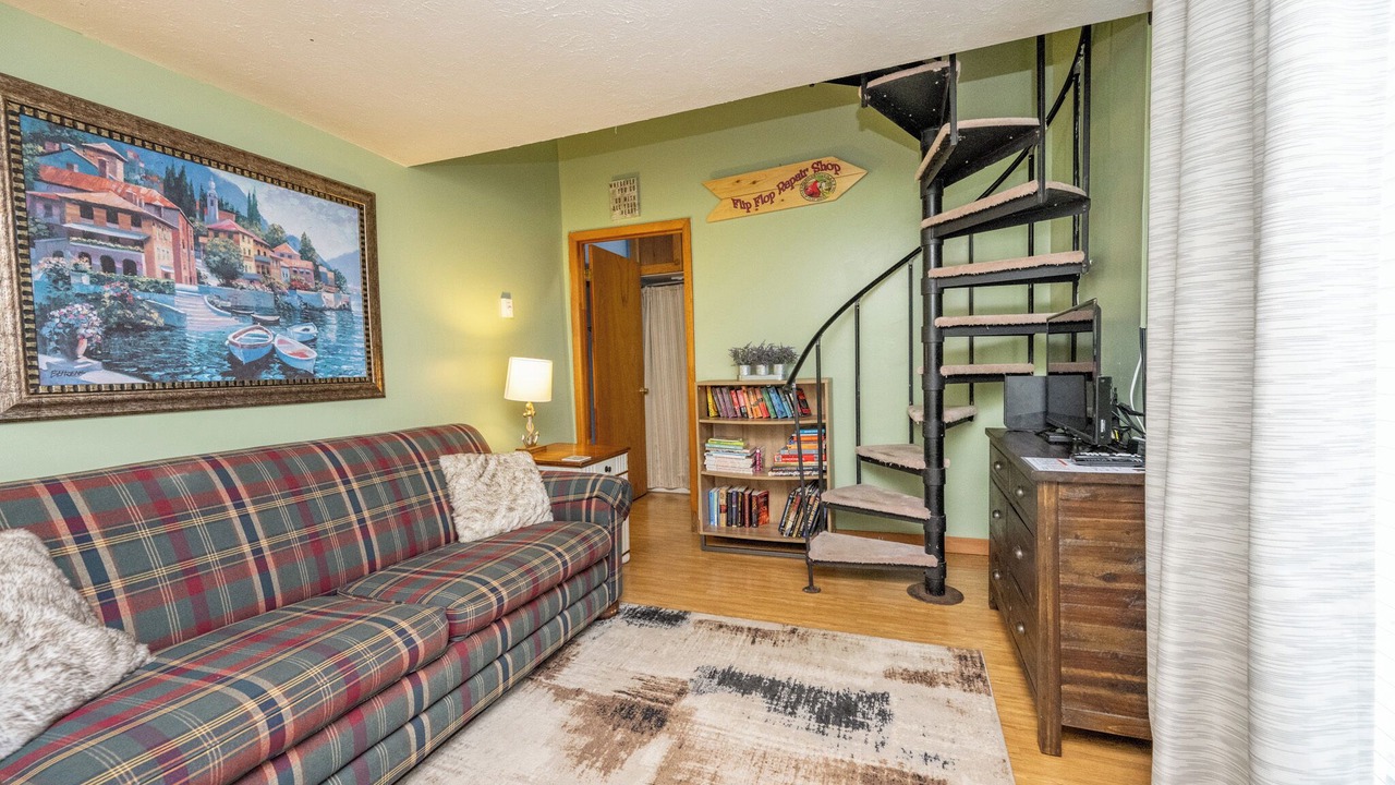 Photo of Livingroom in Mountainside