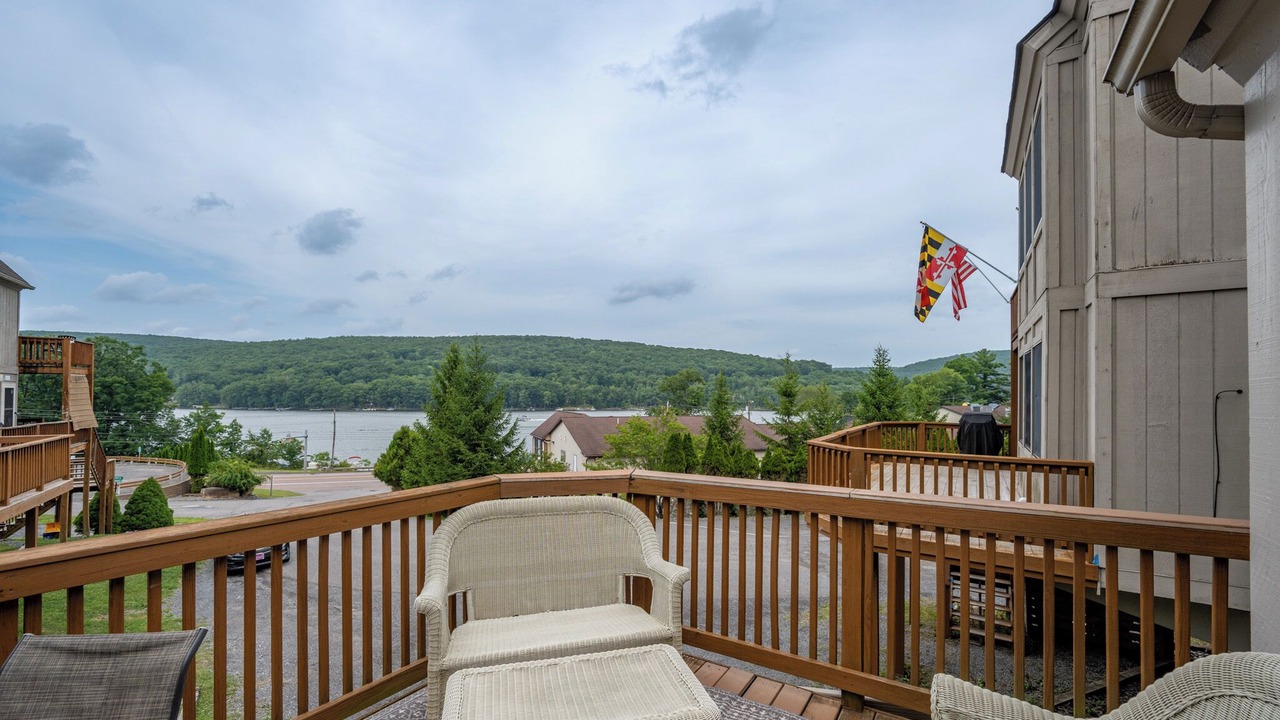 Photo of Patio Balcony in Mountainside