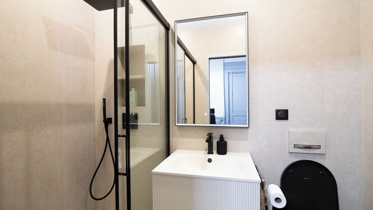 Photo of Bathroom in Porte d'Asnieres