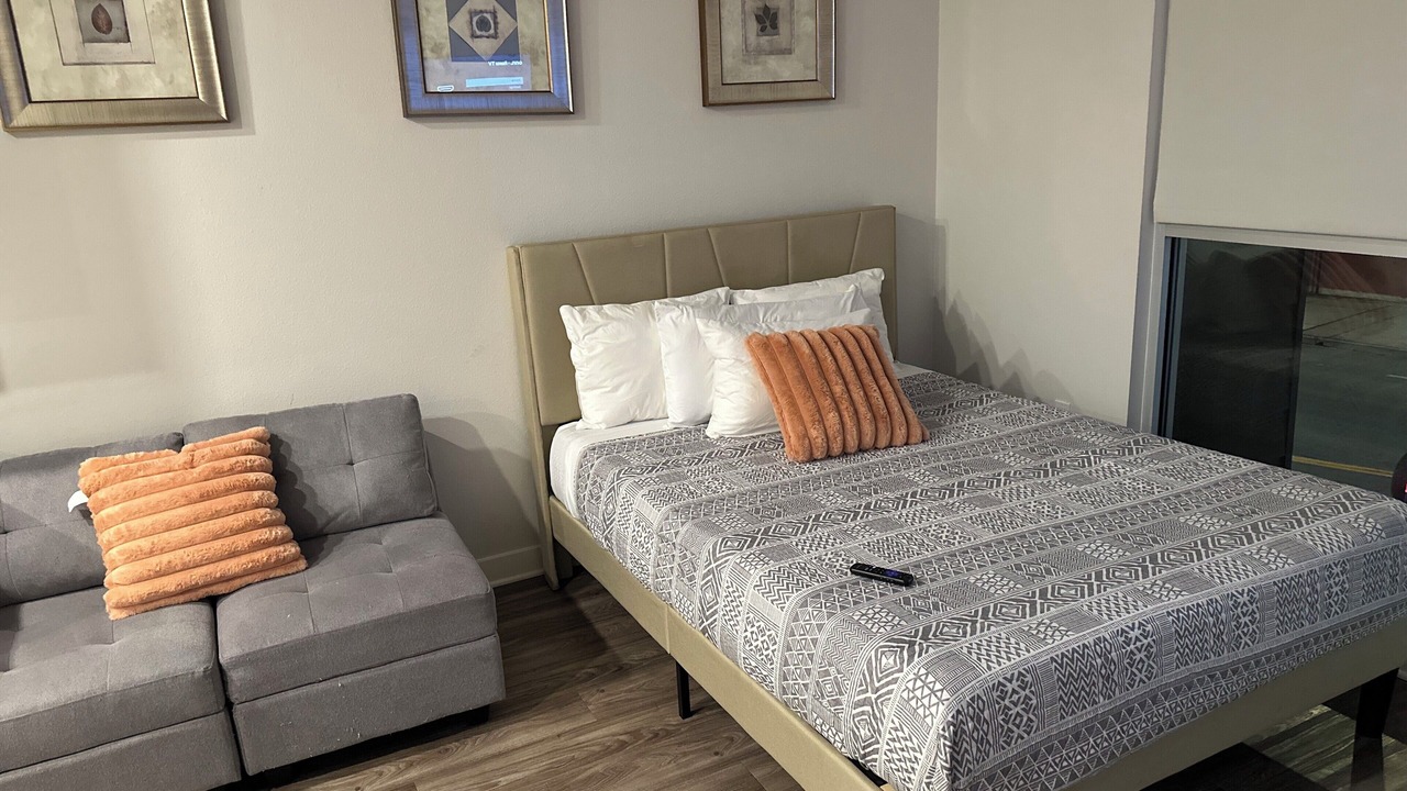 Photo of Bedroom in Hollywood