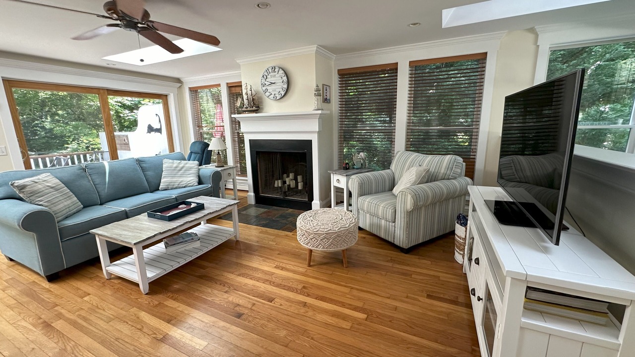 Photo of Livingroom in Brewster