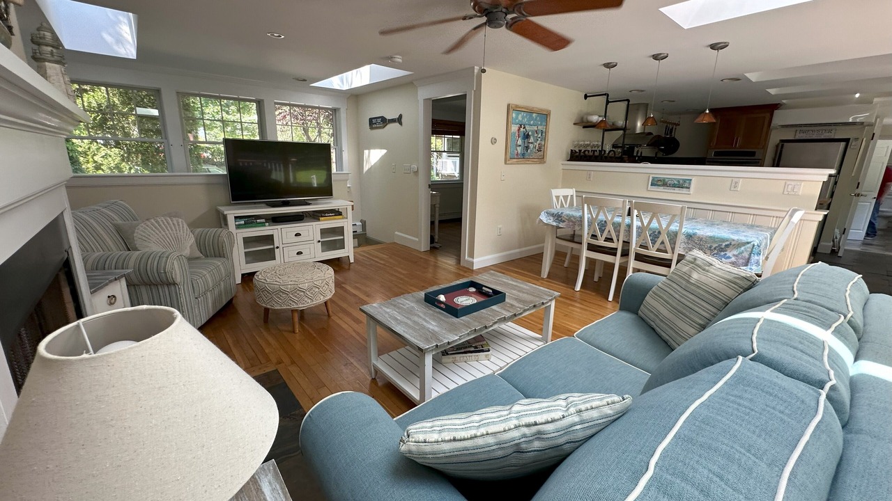 Photo of Livingroom in Brewster
